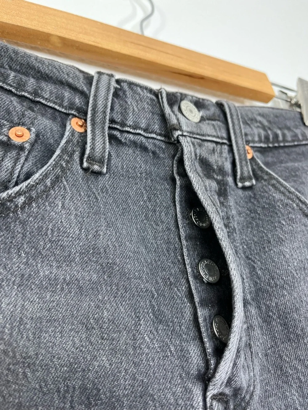 Levi's Women's Premium 501 Original, Cabo Rise Short-Black‎ size 26 - Picture 5 of 11